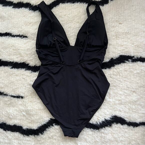 Andie The Sardinia One Piece Swimsuit in Black - Picture 4 of 6